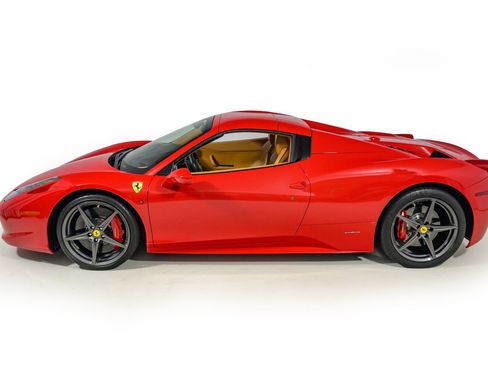 Used 2013 Ferrari 458 Spider RWD image 12