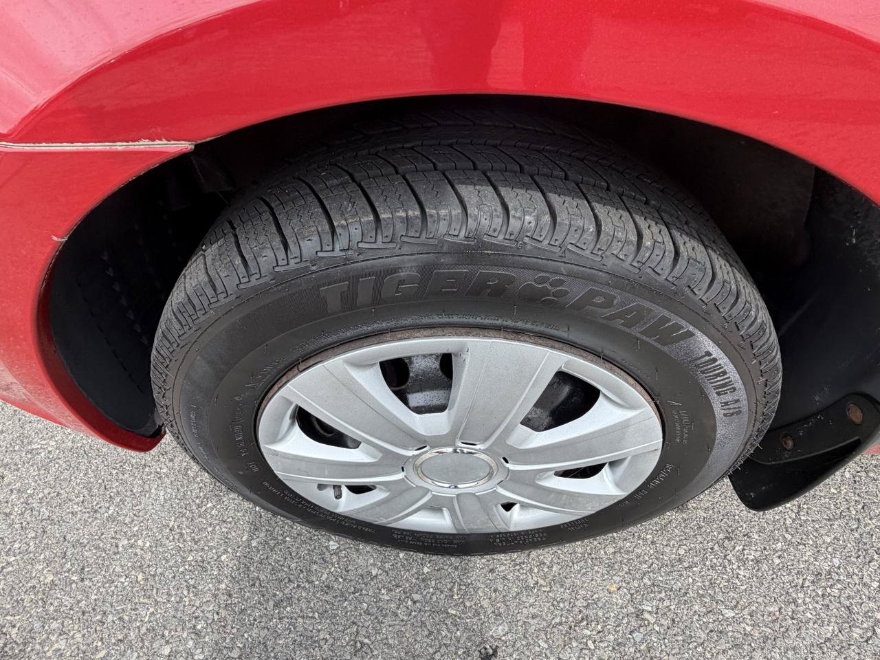 Used 2011 Hyundai Accent GLS FWD image 16