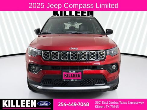Used 2025 Jeep Compass Limited AWD/4WD image 2