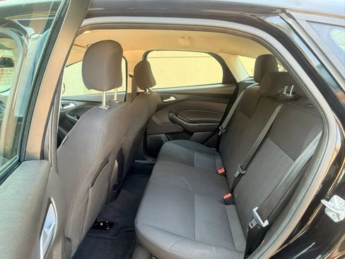 Used 2017 Ford Focus SE FWD image 19