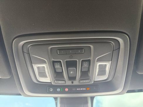 Used 2023 GMC Sierra 2500 AT4 w/ AT4 Premium Plus Package AWD/4WD image 12