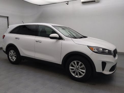 Used 2020 Kia Sorento LX image 11