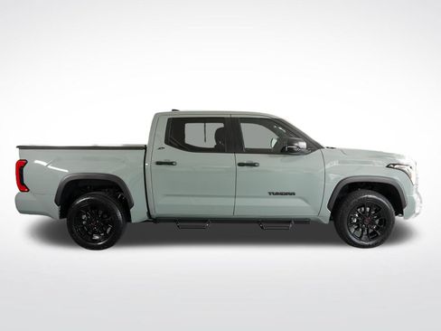 Used 2025 Toyota Tundra SR5 w/ SR5 Convenience Package AWD/4WD image 8