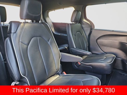 Used 2025 Chrysler Pacifica Limited FWD image 45