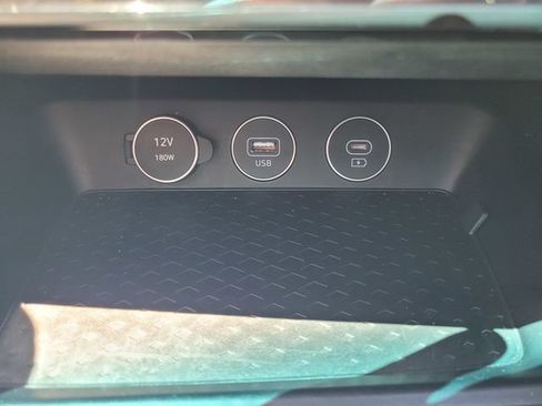 Used 2024 Genesis G70 2.5T AWD/4WD image 25
