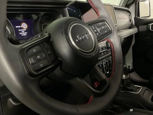 Used 2024 Jeep Wrangler Unlimited Rubicon w/ Technology Group AWD/4WD image 21