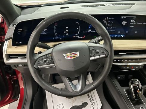 Used 2024 Cadillac XT4 Luxury w/ Cold Weather Package image 4