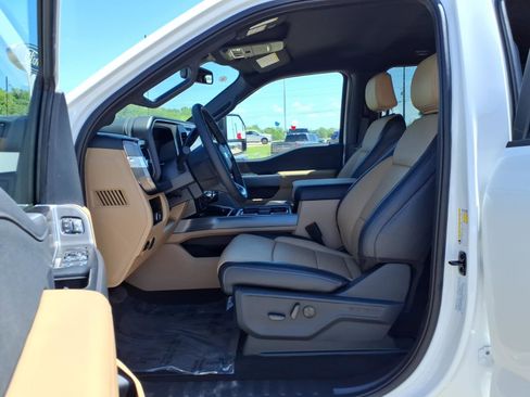 New 2026 Ford F350 4x4 Crew Cab DRW Super Duty image 15