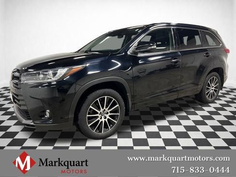 Used 2018 Toyota Highlander SE image 1