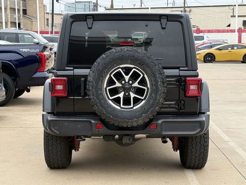 Used 2024 Jeep Wrangler Unlimited Rubicon AWD/4WD image 5