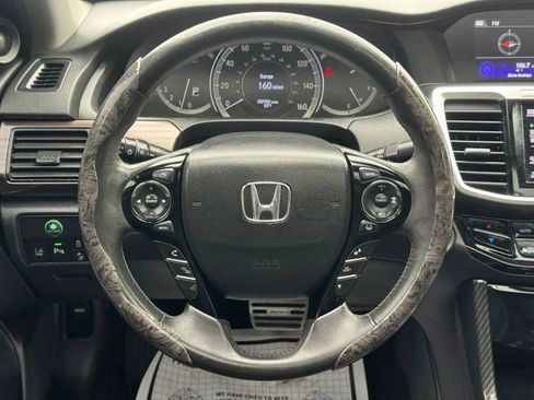 Used 2017 Honda Accord Touring image 24