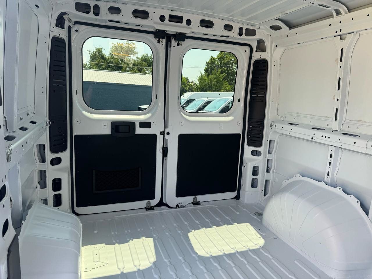 Used 2023 RAM ProMaster 1500 w/ Convenience Group FWD image 9