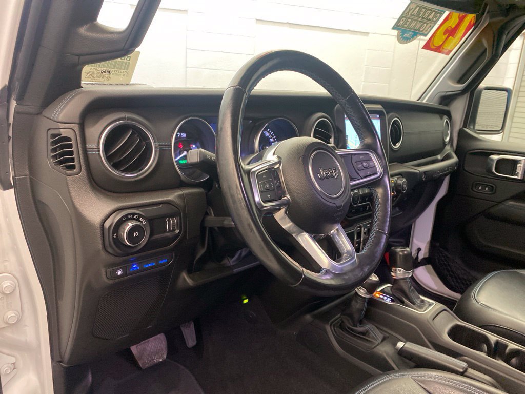 Used 2023 Jeep Wrangler Unlimited Rubicon 4xe w/ Cold Weather Group AWD/4WD image 19