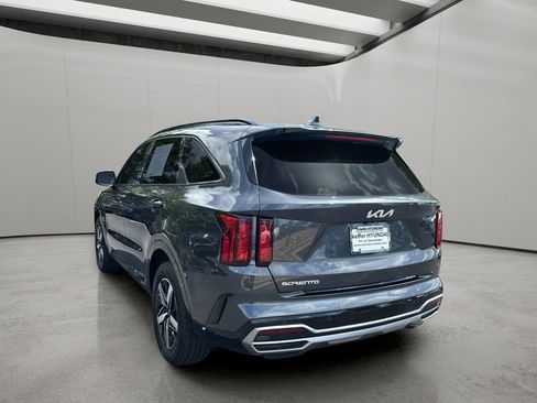 Used 2023 Kia Sorento S w/ Panoramic Sunroof Package FWD image 3