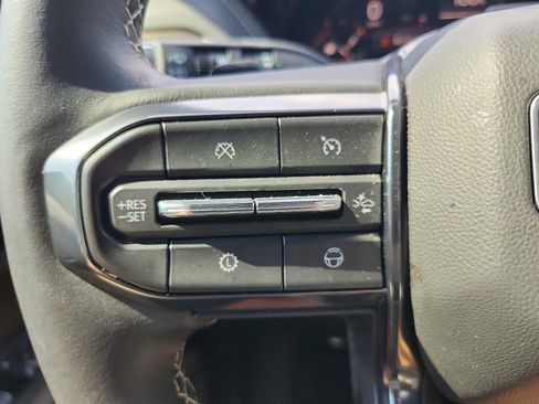 Certified 2025 GMC Yukon Denali Ultimate AWD/4WD image 27