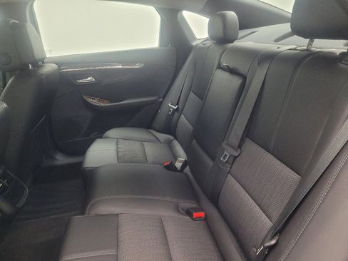 Used 2014 Chevrolet Impala LT w/ Convenience Package FWD image 18