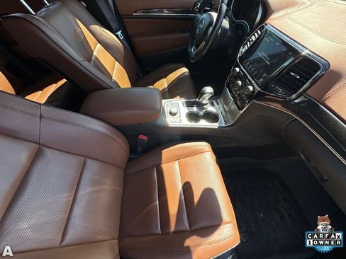 Used 2020 Jeep Grand Cherokee Overland AWD/4WD image 19