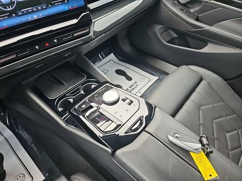 Used 2025 BMW 530i RWD image 30