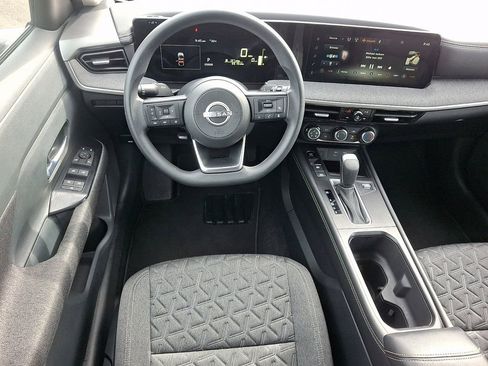 Certified 2025 Nissan Kicks SV image 11