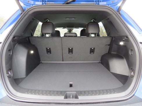 New 2026 Chevrolet Equinox ACTIV w/ Convenience Package III FWD image 10