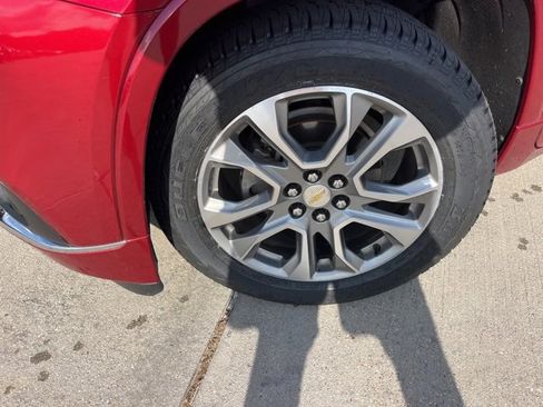 Used 2020 Chevrolet Traverse Premier image 40