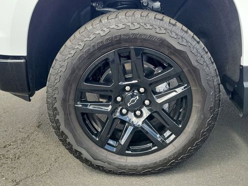 Used 2026 Chevrolet Silverado 1500 LT Trail Boss w/ LT Trail Boss Premium Package AWD/4WD image 33