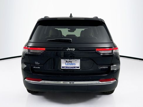 Used 2023 Jeep Grand Cherokee Laredo AWD/4WD image 6