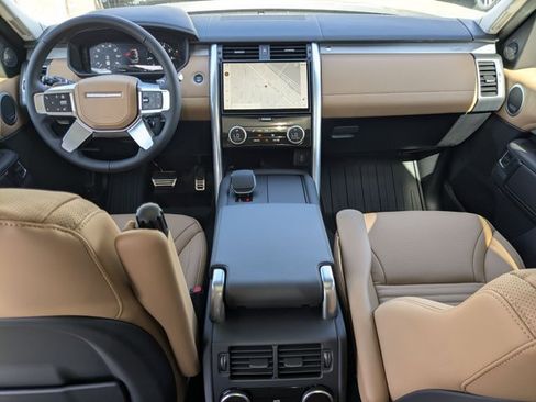 New 2026 Land Rover Discovery Limited Edition AWD/4WD image 15