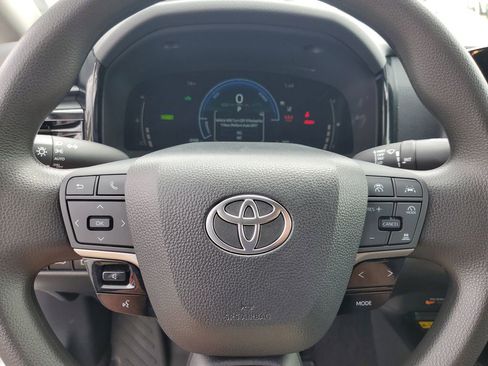 Used 2025 Toyota Camry LE image 21