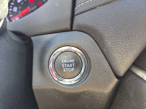 Used 2022 Toyota RAV4 XLE Premium image 32