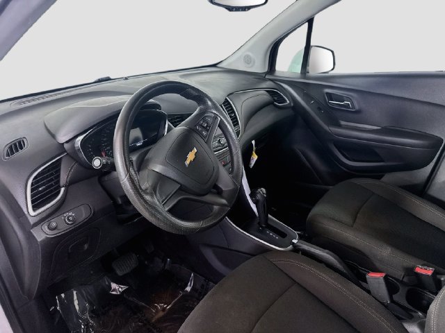Used 2021 Chevrolet Trax LS FWD image 20