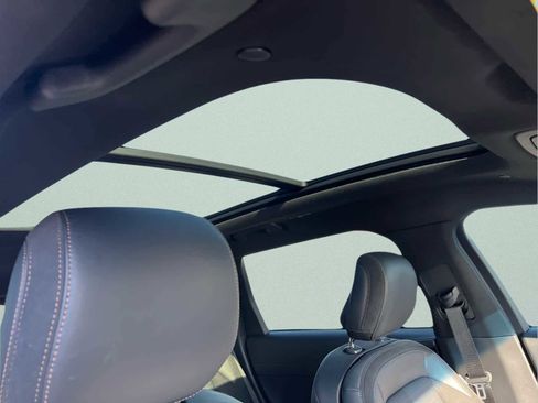 Used 2024 Lincoln Nautilus Reserve w/ Equipment Group 202A image 18