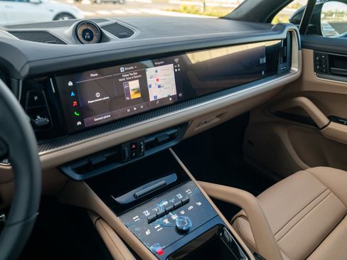 New 2026 Porsche Cayenne GTS AWD/4WD image 16
