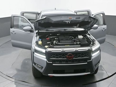 Used 2025 Nissan Frontier PRO-4X image 36