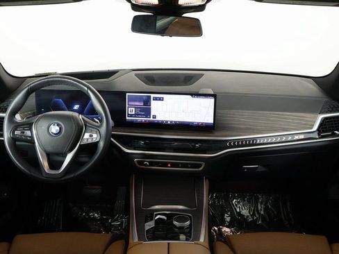 Certified 2024 BMW X5 xDrive50e w/ Premium Package AWD/4WD image 8