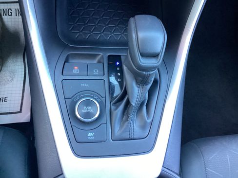 Certified 2025 Toyota RAV4 XLE image 37