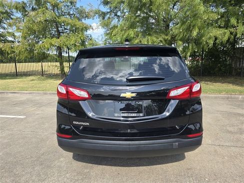 Used 2019 Chevrolet Equinox LS FWD image 5