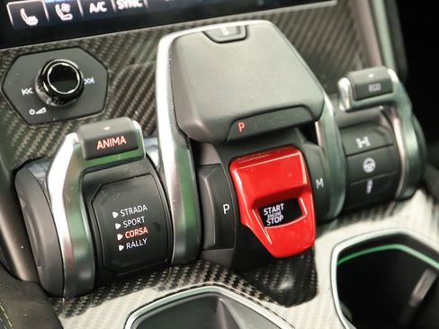 Used 2023 Lamborghini Urus Performante AWD/4WD image 30