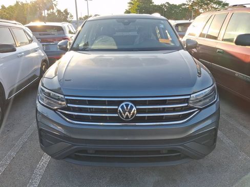 Used 2023 Volkswagen Tiguan SE FWD image 4