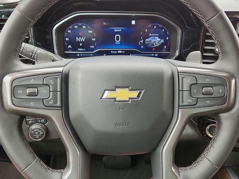 Used 2023 Chevrolet Silverado 1500 High Country w/ High Country Premium Package AWD/4WD image 24