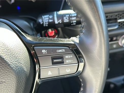 Used 2023 Honda HR-V EX-L image 13