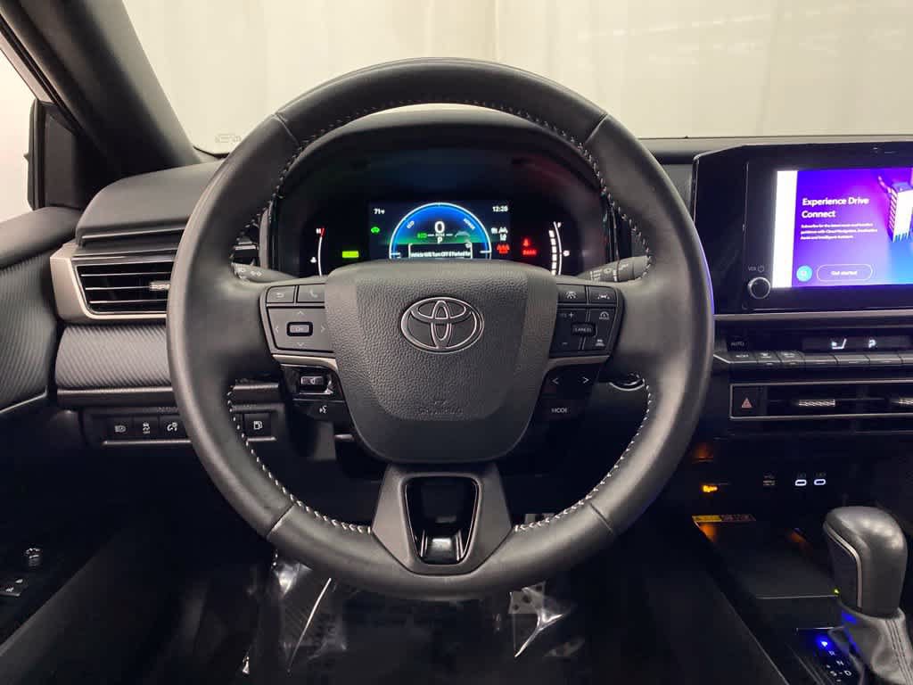 Used 2025 Toyota Camry SE FWD image 19