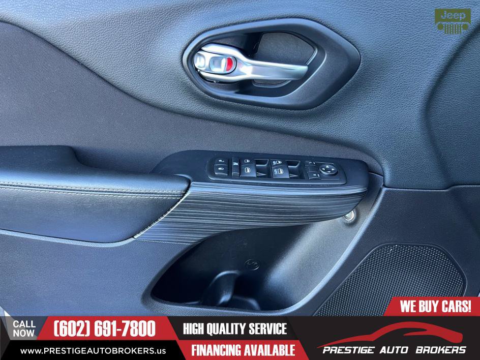 Used 2015 Jeep Cherokee Latitude w/ Comfort/Convenience Group FWD image 23