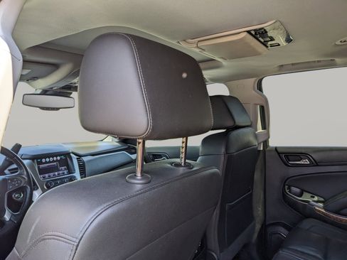 Used 2018 Chevrolet Suburban Premier AWD/4WD image 17