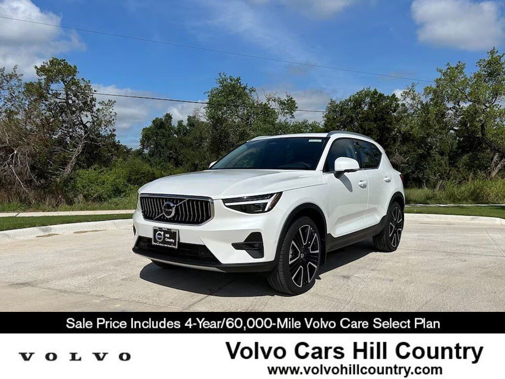 Used 2025 Volvo XC40 B5 Ultra w/ Protection Package Premier AWD/4WD image 1