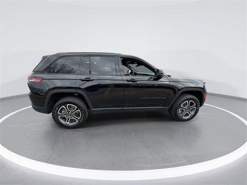 Used 2023 Jeep Grand Cherokee Trailhawk image 9