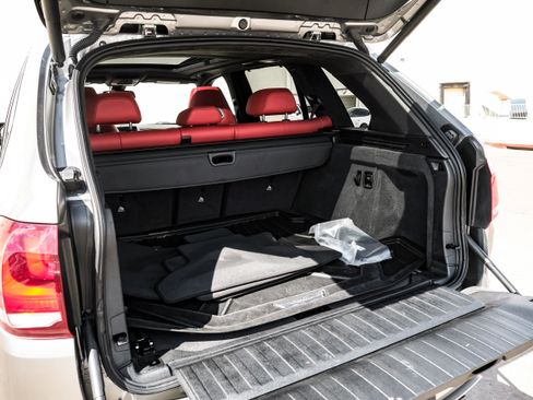 Used 2017 BMW X5 M image 56