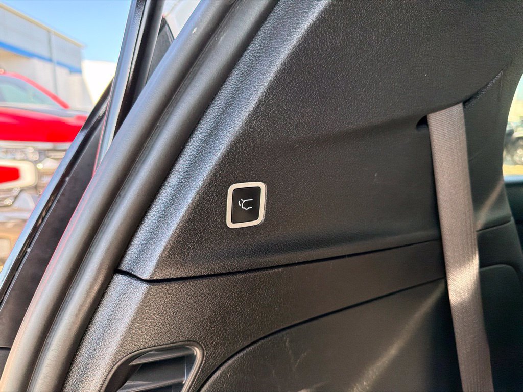 Used 2025 Chrysler Pacifica Select FWD image 15