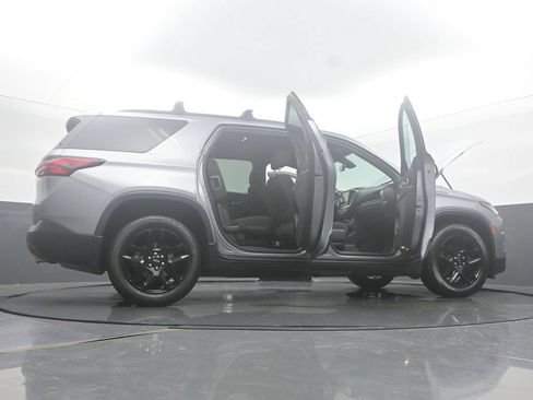 Used 2023 Chevrolet Traverse LT w/ Rear Camera Mirror Package AWD/4WD image 61