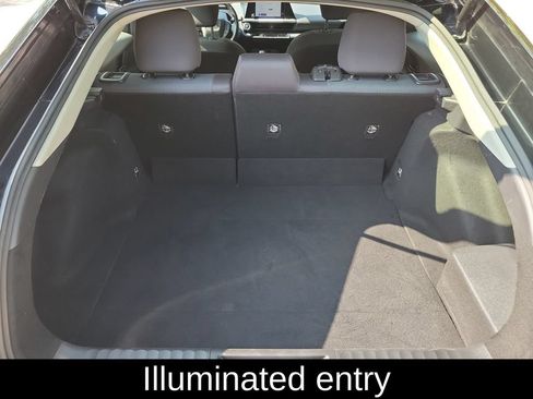 Used 2024 Toyota Prius LE FWD image 9